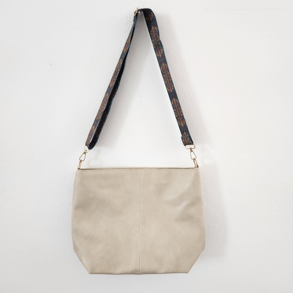 Unisex Creamy White Pu Leather Tote Bag with Patterned Boho Strap - Picture 9 of 14